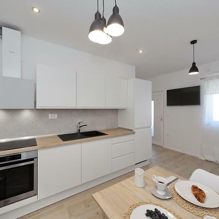 Apartmani Marta ザダル エクステリア 写真